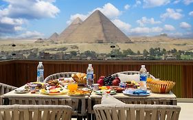 Crowne Pyramids View Inn